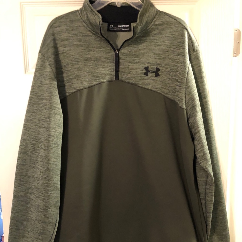 Men’s Under Armor top like new